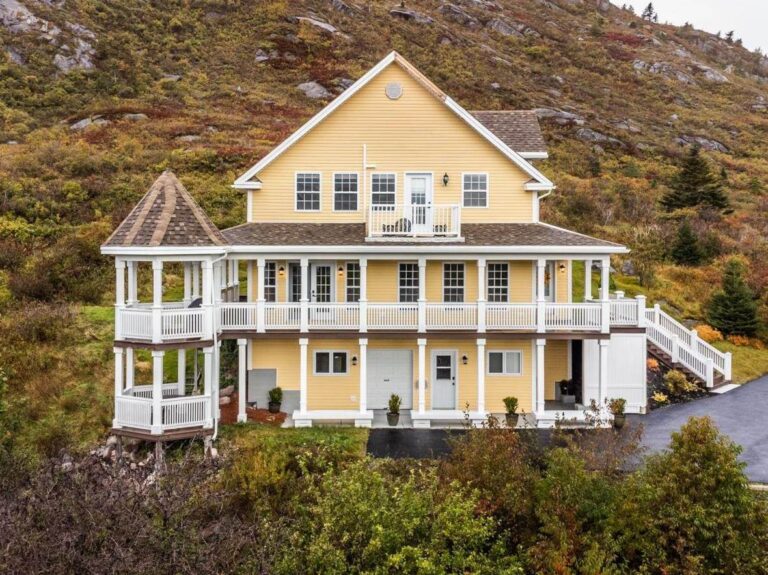 Read more about the article Petty Harbour Luxury Home With Lovely Views