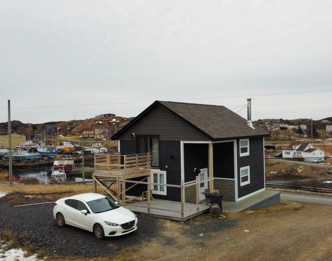 You are currently viewing 100 Year Old Renovated Saltbox For Sale In Twillingate