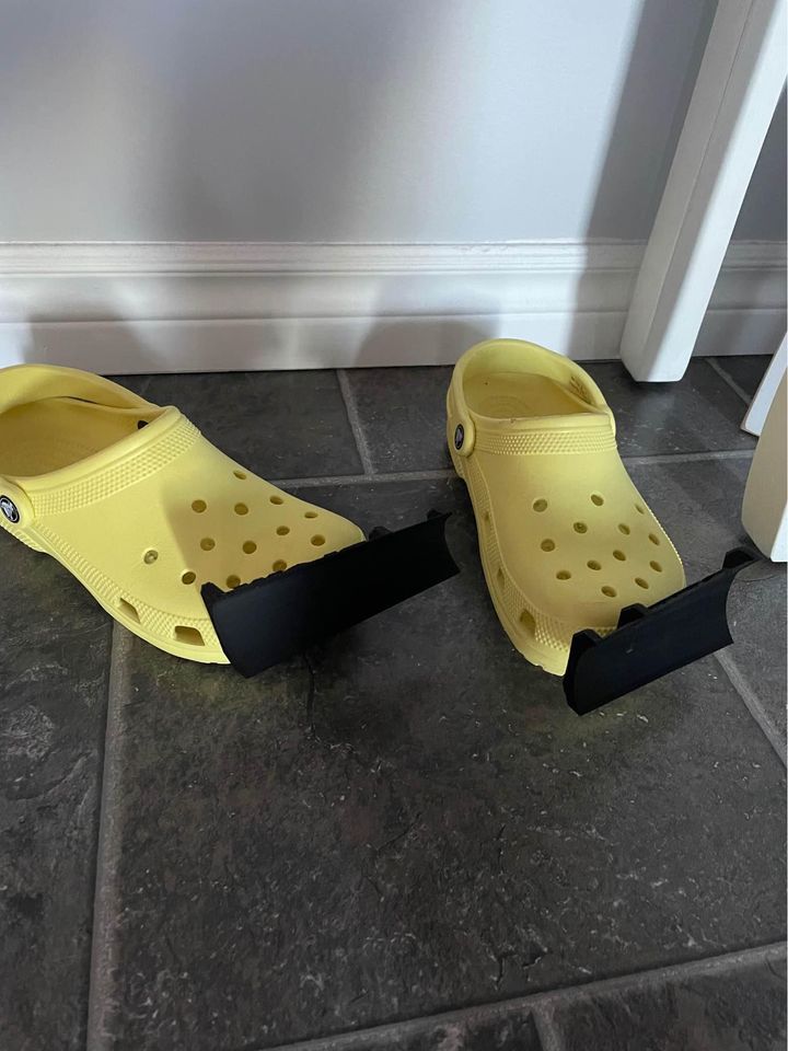 crocs snow plow shoes