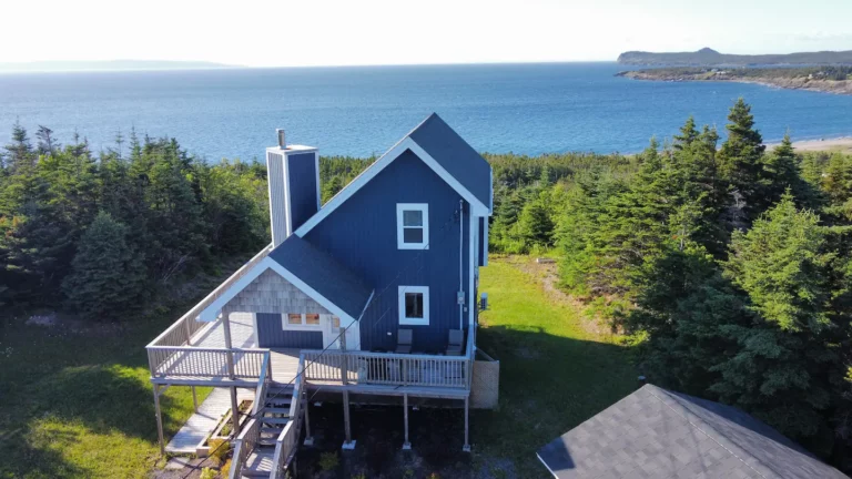 Read more about the article The Bird House Vacation Rental In Dildo Newfoundland