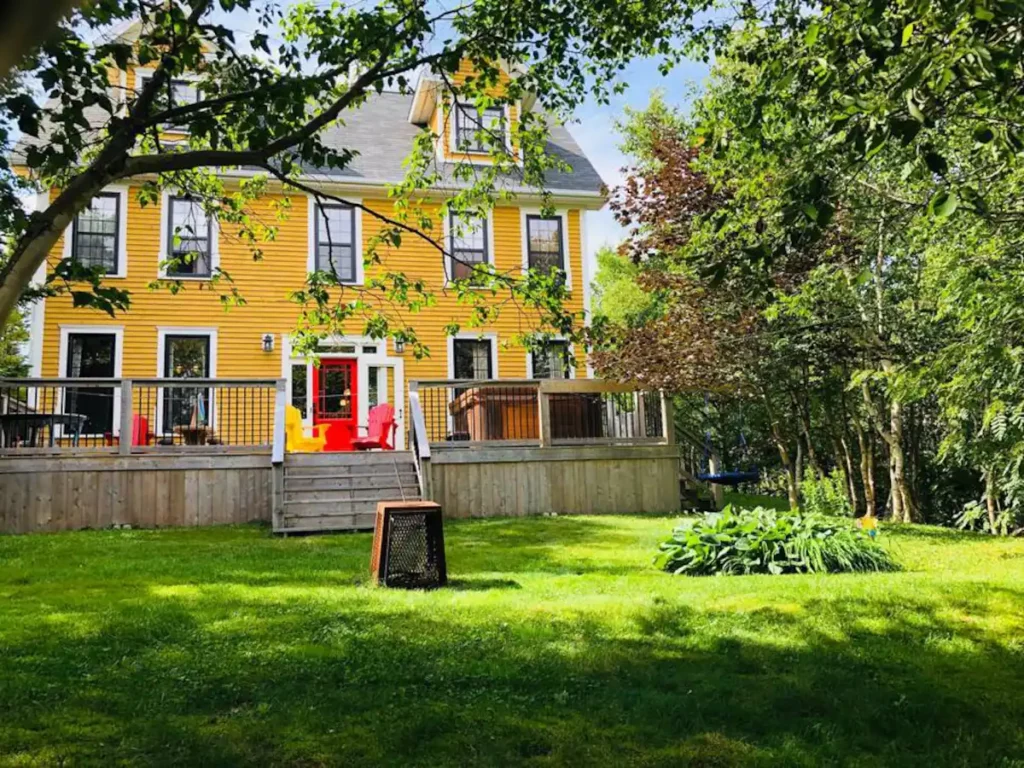 lakefront luxury cottage conception harbour