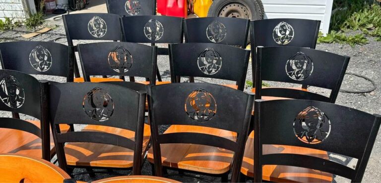Read more about the article Mary Brown’s Chairs For Sale On FB Marketplace
